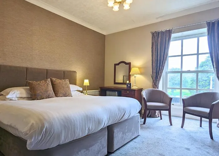 Shaw Hill Hotel Golf And Country Club
