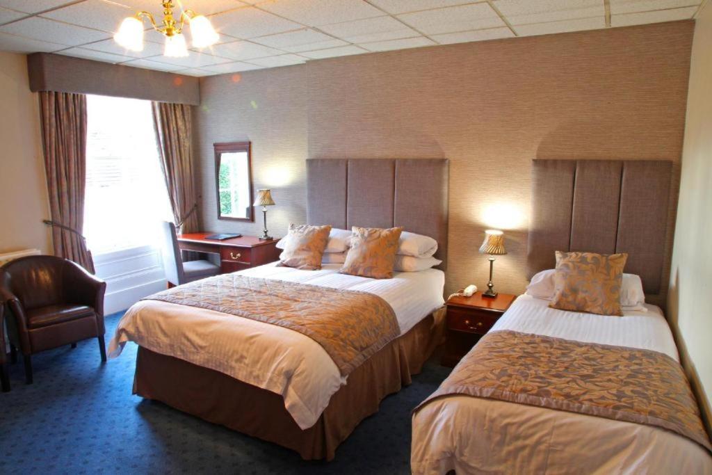 Shaw Hill Golf And Country Club Hotel